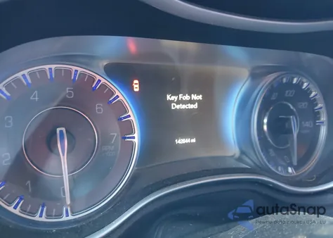 2015 Chrysler 300 Limited z USA, uszkodzony, nr VIN 2C3CCAAG3FH772815